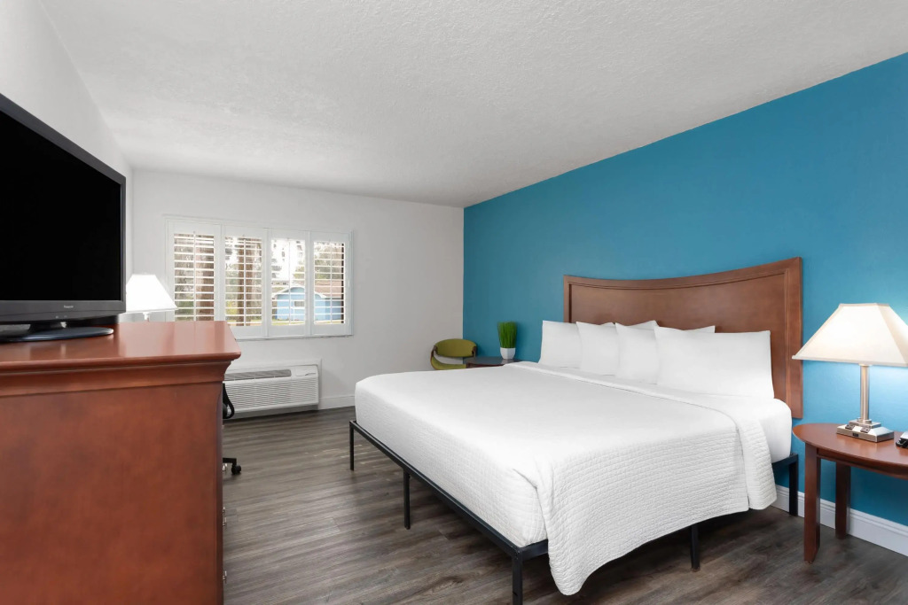 PaddleTail Waterfront Lodge, Trademark Collection by Wyndham