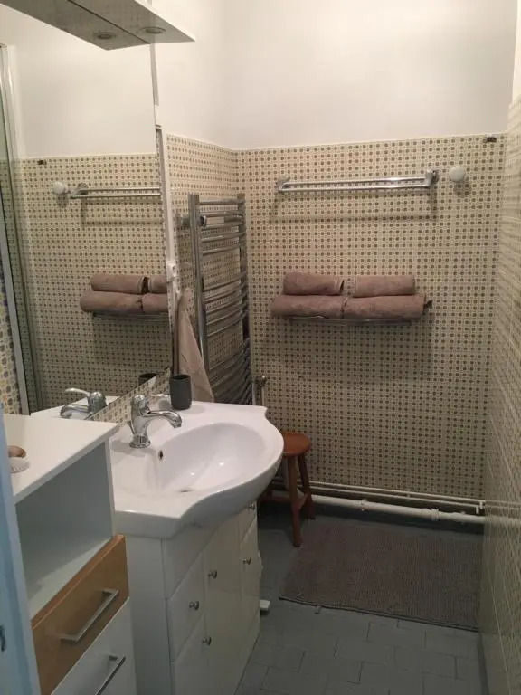 Studio face aux thermes Linge Compris