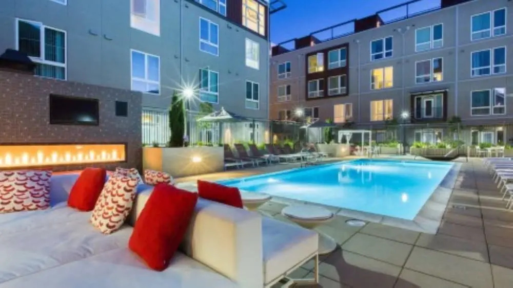 Global Luxury Suites in the Heart of Silicon Valley