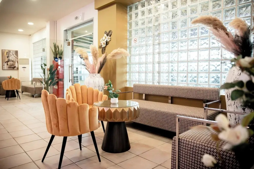 ZOI Girni - Seaside Hotel