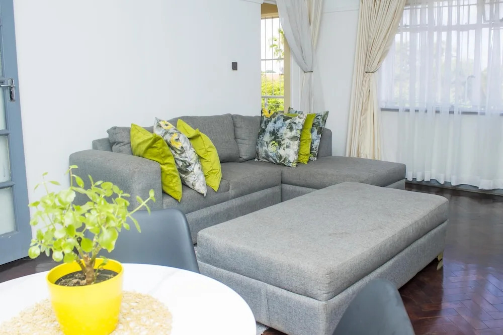 Centrally Located 1 Bedroom Apartment - 2365