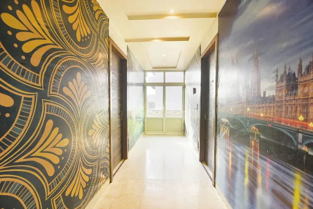 Fabhotel Royal Residency Sector 11