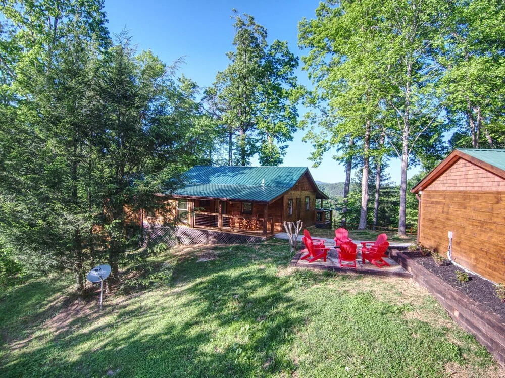 Scenic Solitude 2 Bedroom Home by Redawning