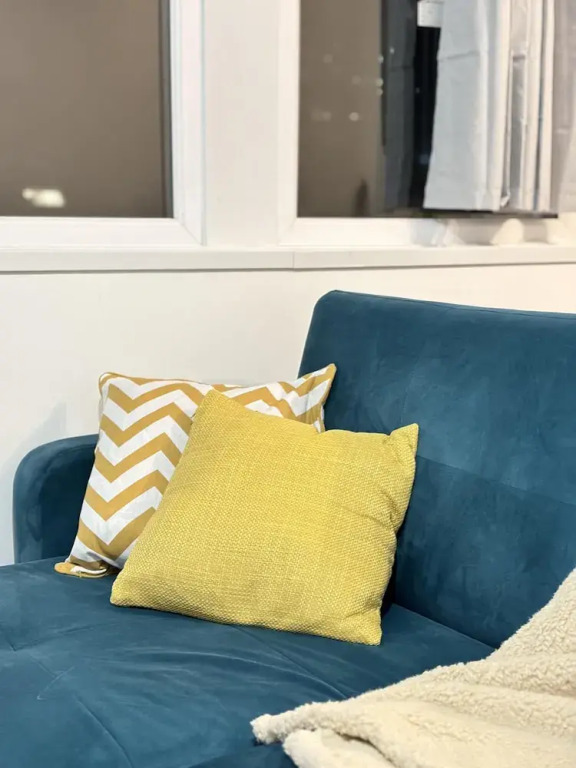 Stylish City Centre Apt- 25 Off Monthly Stays!