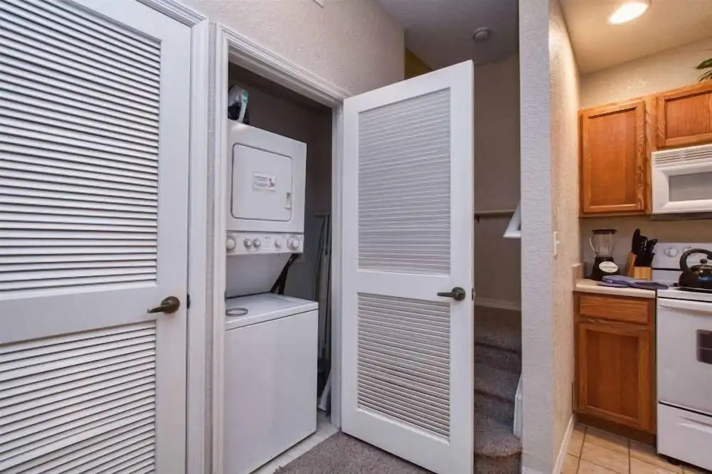 Great location 4Bed 3bth Townhouse with kids themed room