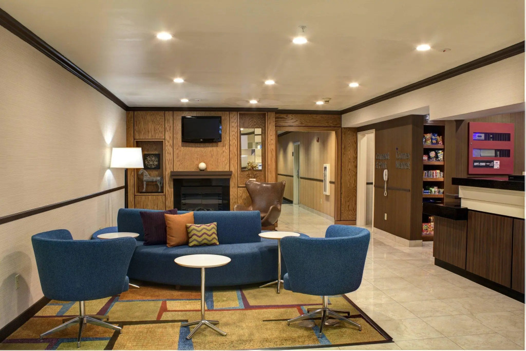 Comfort Inn & Suites North Dallas-Addison