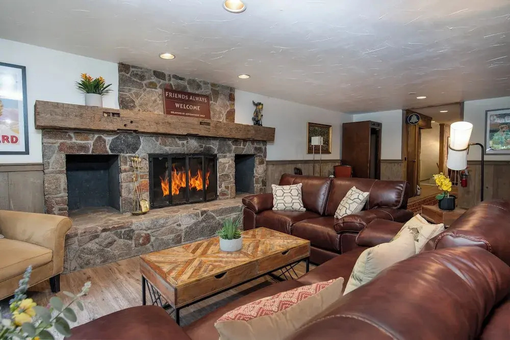 Grey Bonnet Inn
