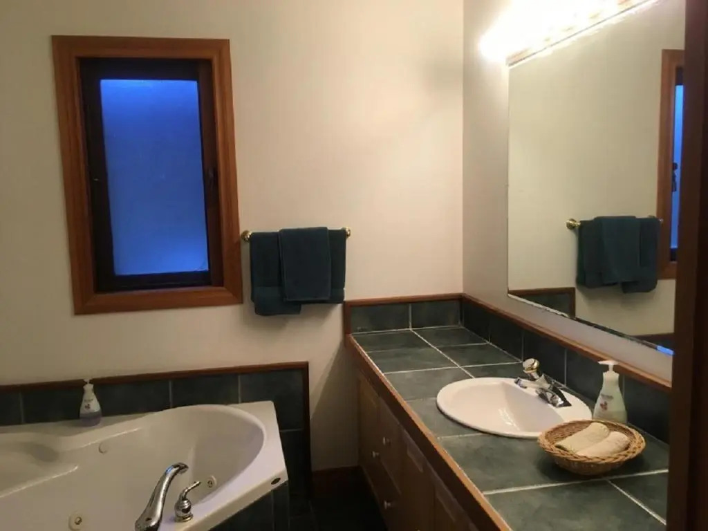 Tofino Stormbay Guest House