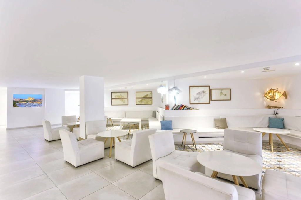 FERGUS Style Cala Blanca Suites