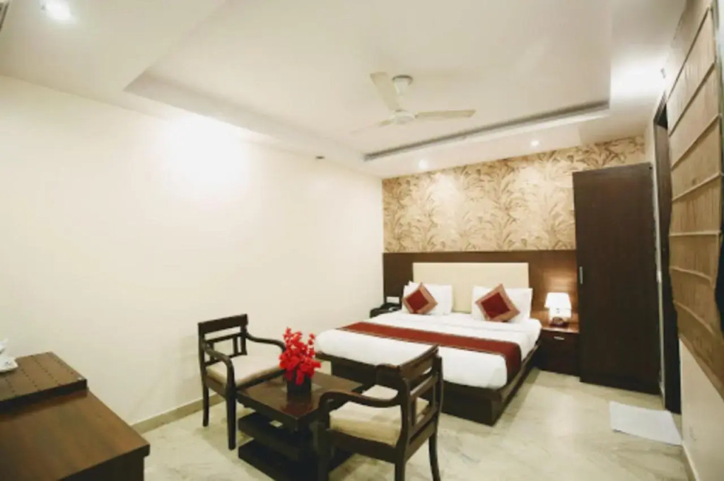 Hotel Paradise Inn