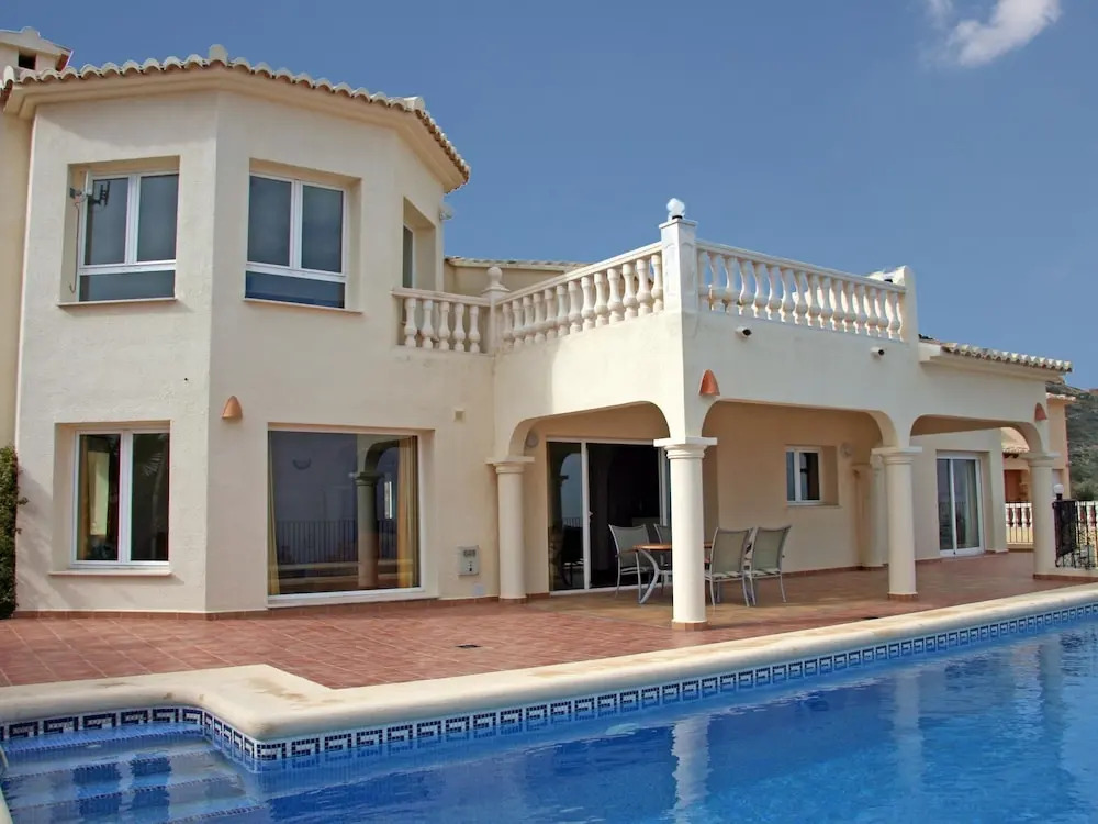 Luxurious Villa With Private Swimming Pool in Costa Blanca