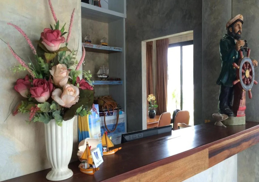 Windy Seaview Resort