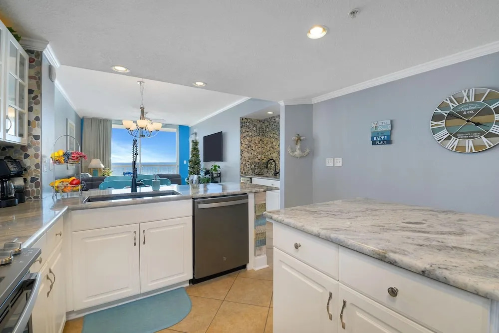 Majestic Beach Towers 2-404