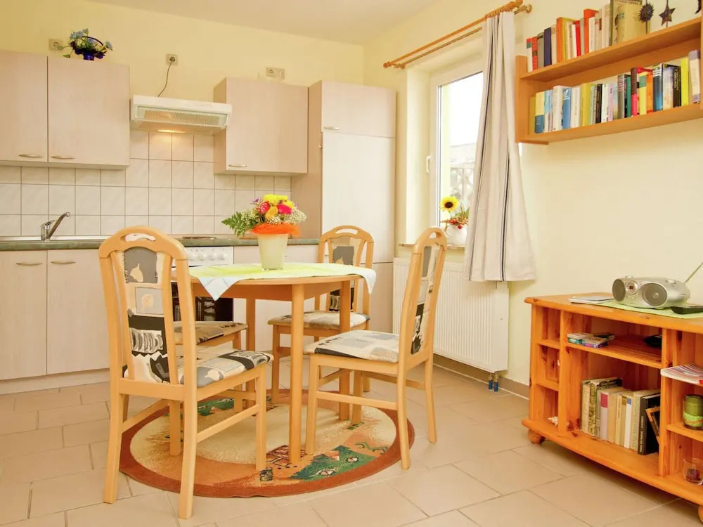 Waterfront Bliss for 2 Guests