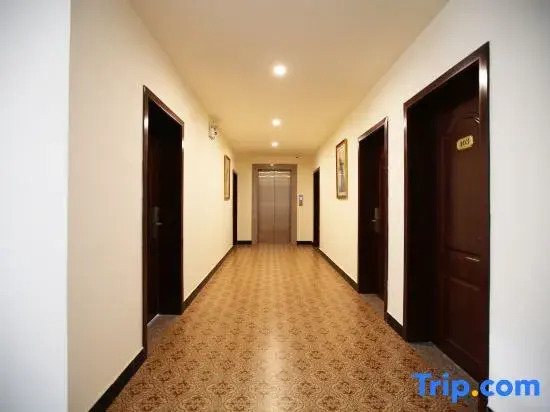 Lingchuan Baiyuan Flower Hotel