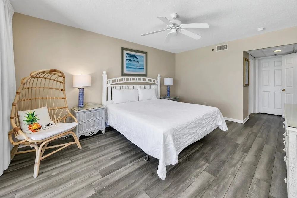 Long Beach Resort 1-1203