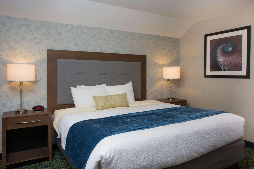 Best Western Plus Portsmouth Hotel & Suites
