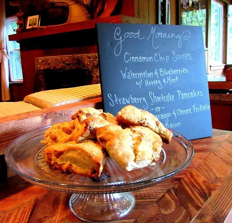 Red Leaf River Inn
