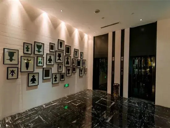 Gallery Hotel