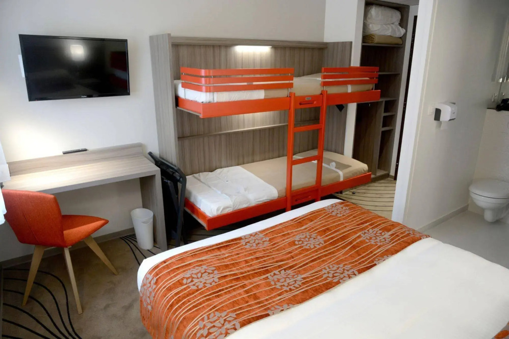 Logis Hotel Restaurant & SPA Au Comte dOrnon