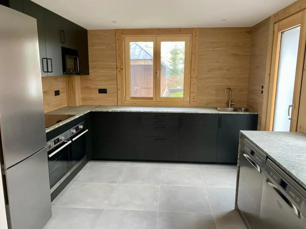 4 Bedroom, 4 Bathroom, Hot Tub, Chamonix Centre