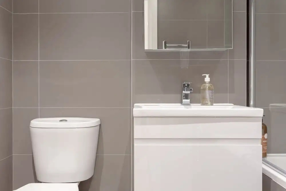 Stunning 3 Bedroom Apartment in South London