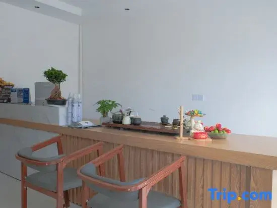 Shangri La Wanfeng Homestay (Dukezong Ancient City Dafosi Temple Zhuanjingtong Branch)