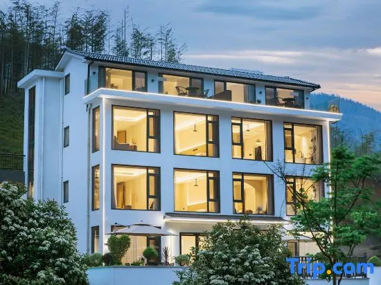 Chuan Summer Riverside Hiking & Rafting · Creamy Designer Poolside Lodge