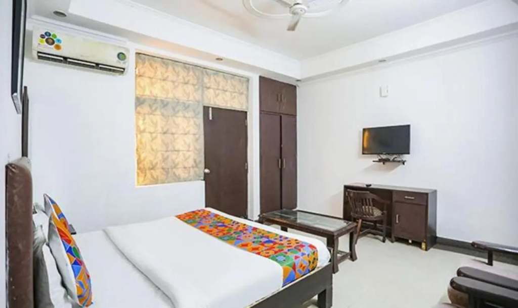 FabHotel F9 H Block Sector 51
