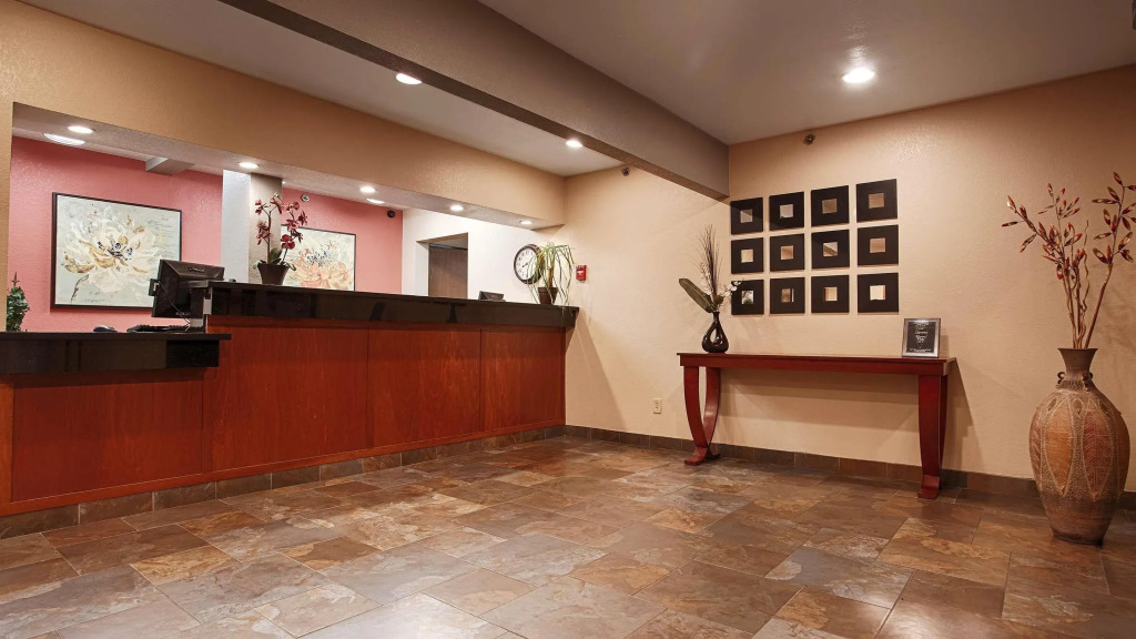 Best Western Plus Altoona Inn