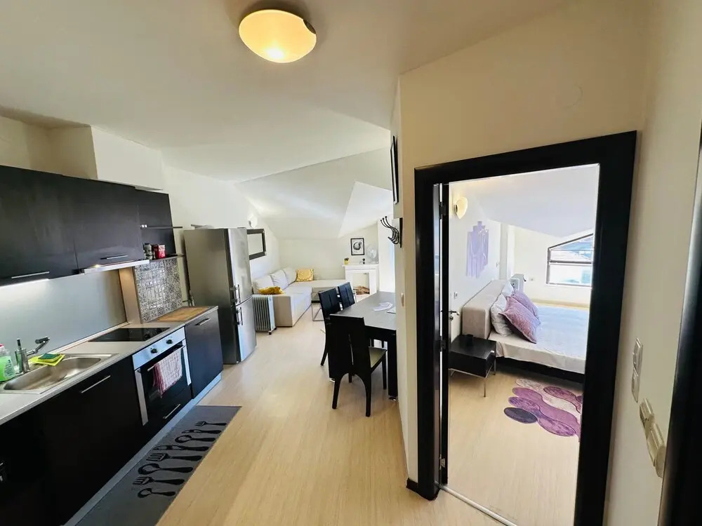 Central Art Apartment in Bansko With Mountain View