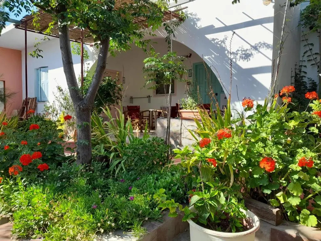 Lilos Apartments