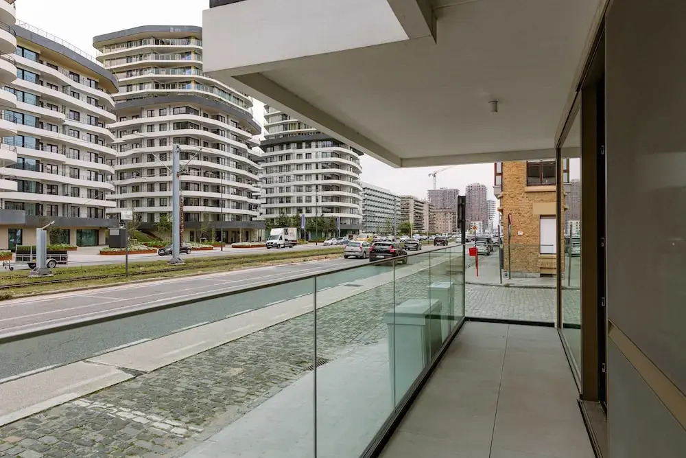 Cozy Ground-floor Apartment With Terrace Modern Amenities and Beachside Location
