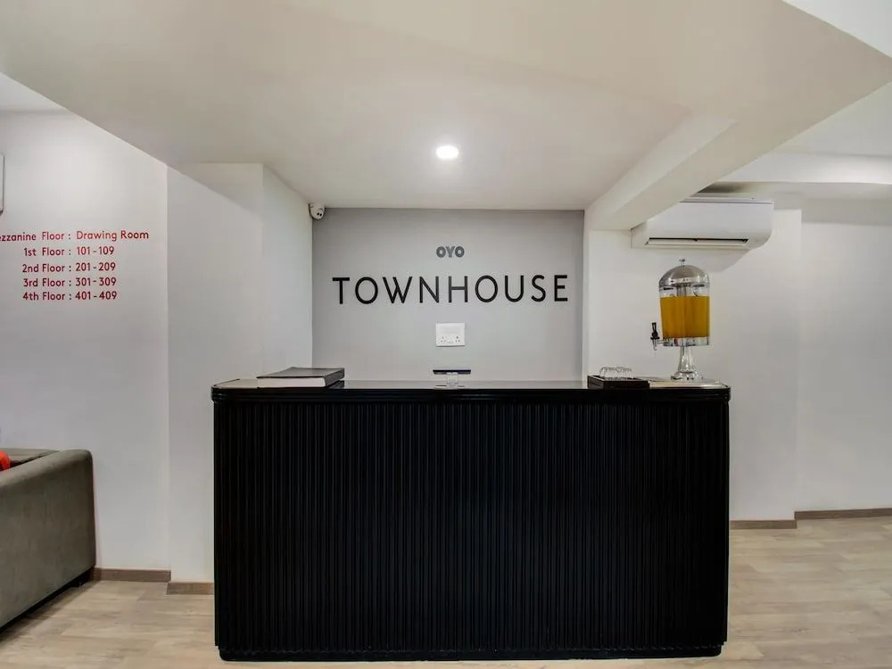 OYO Townhouse 066 Nagpur station CA Road