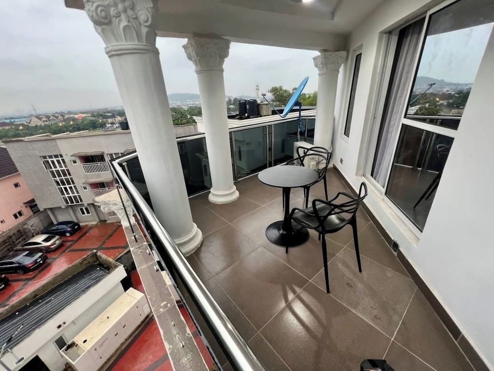 5D Luxury Apartment