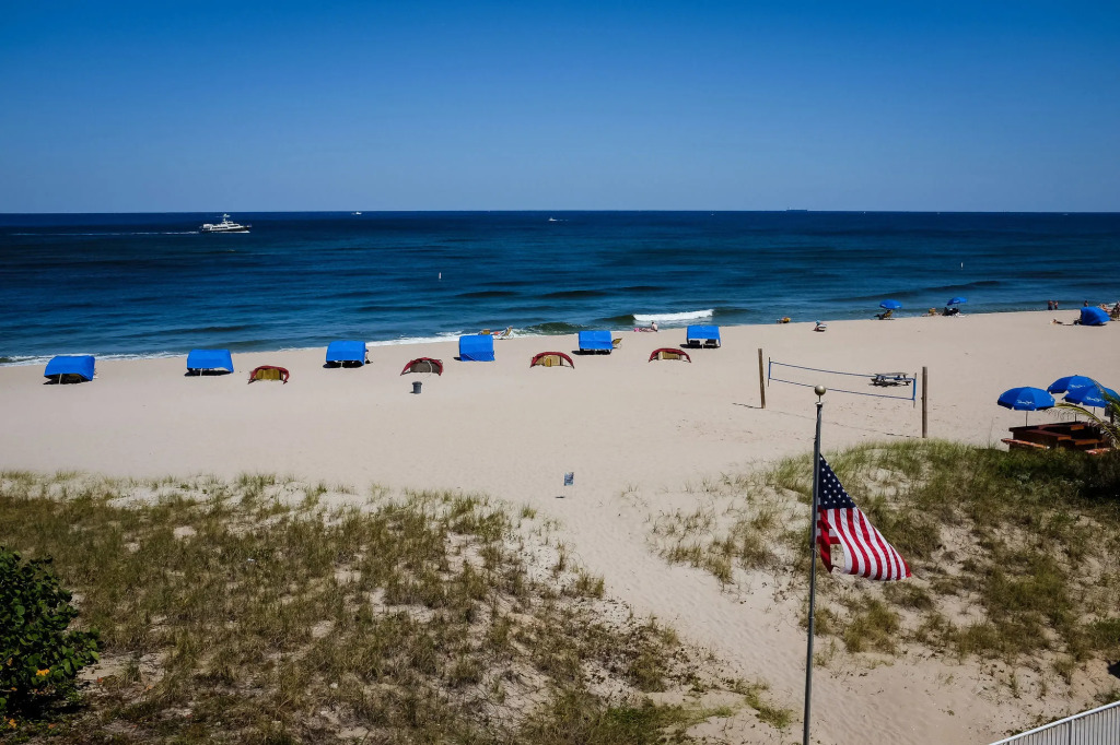 La Costa Beach Club