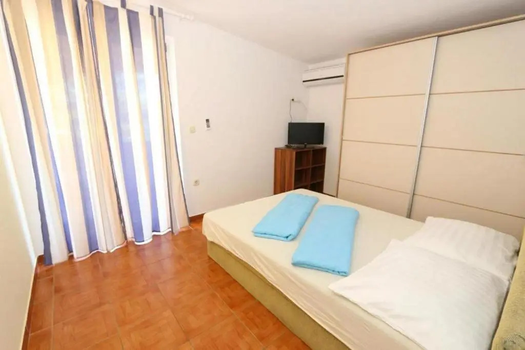 Apartments with a parking space Stara Novalja, Pag - 18860