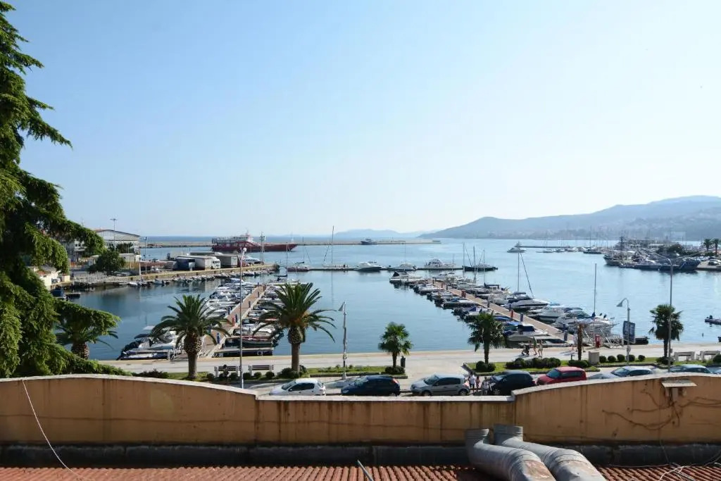Kavala marina view studio