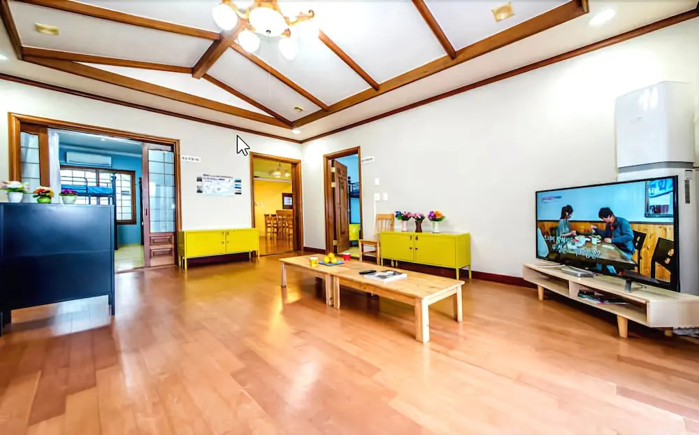 San Juk Guest House - Hostel