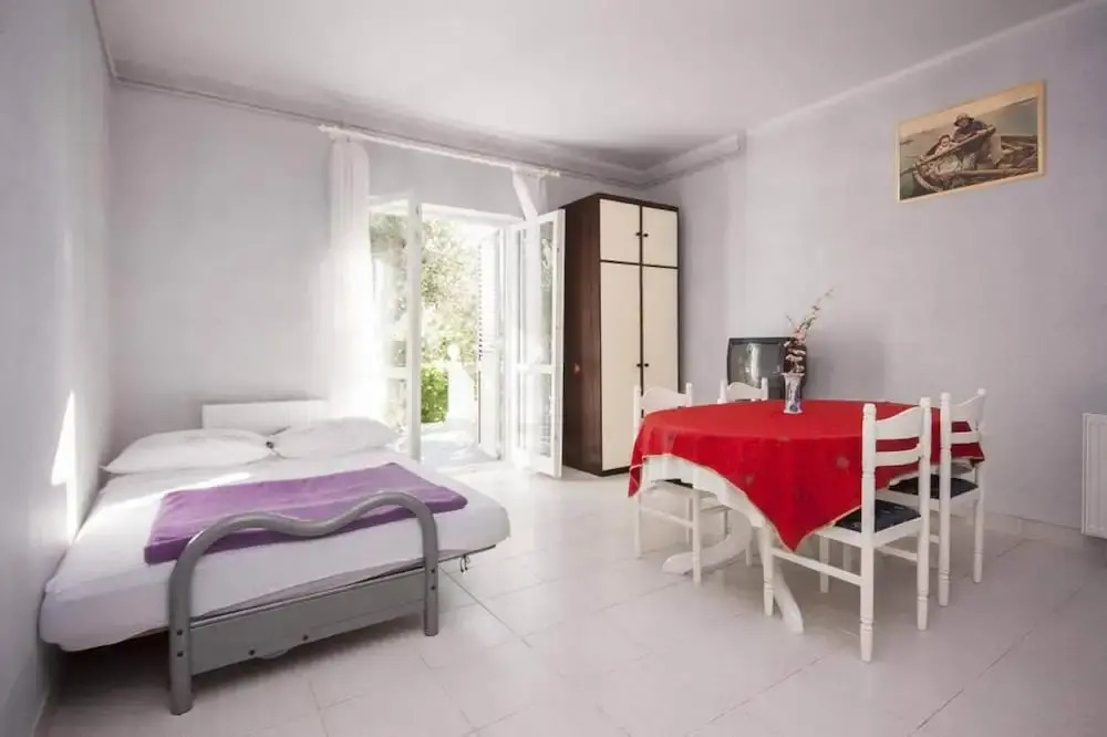 Cozy One-bedroom Apartment for 4 Guests
