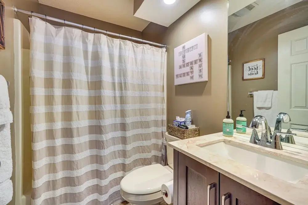 Spacious Modern Home ~ 1 Mi to Camelback Mountain!
