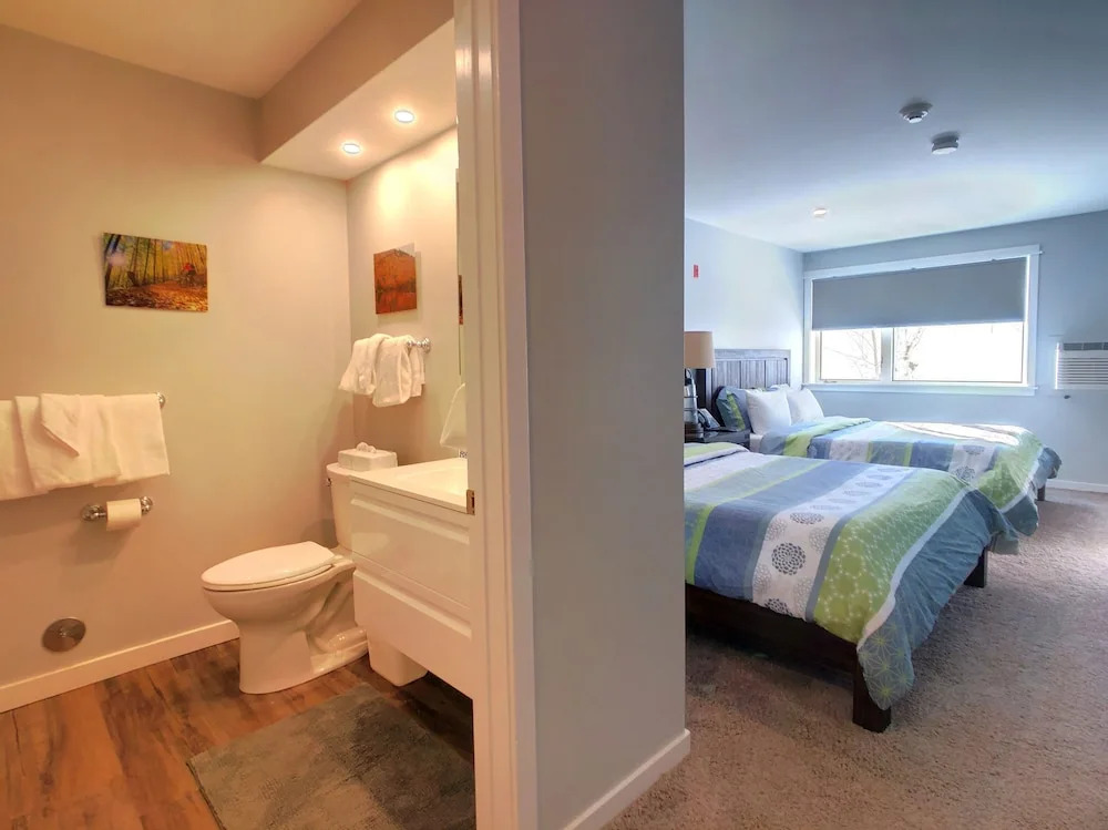 The Mountain Suite at Killington: New! Luxury Suite Sleeps 10