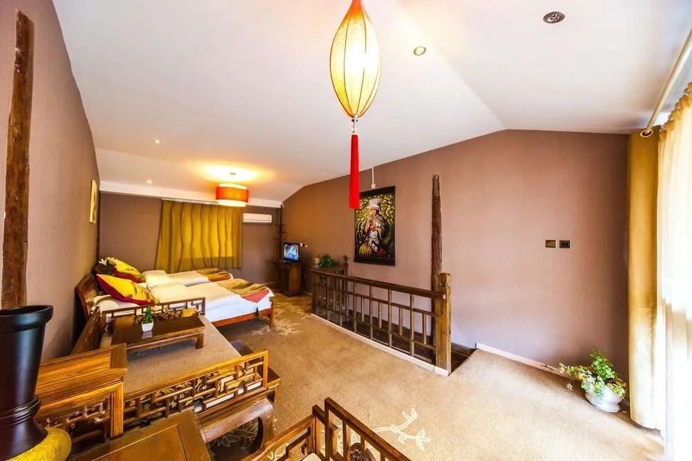 Lijiang Nobles Living Castle Hotel
