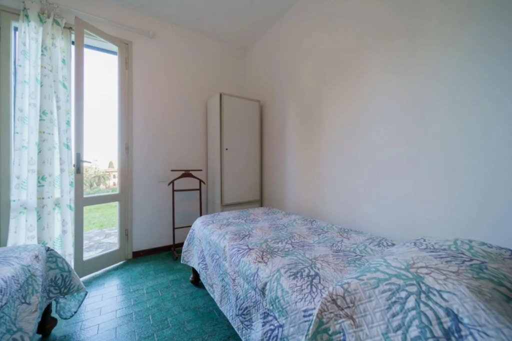 Rustic Villetta Le Grotte sleeps 8 comfortably with a view of the bay of Portoferraio-VILLETTA LE GROTTE