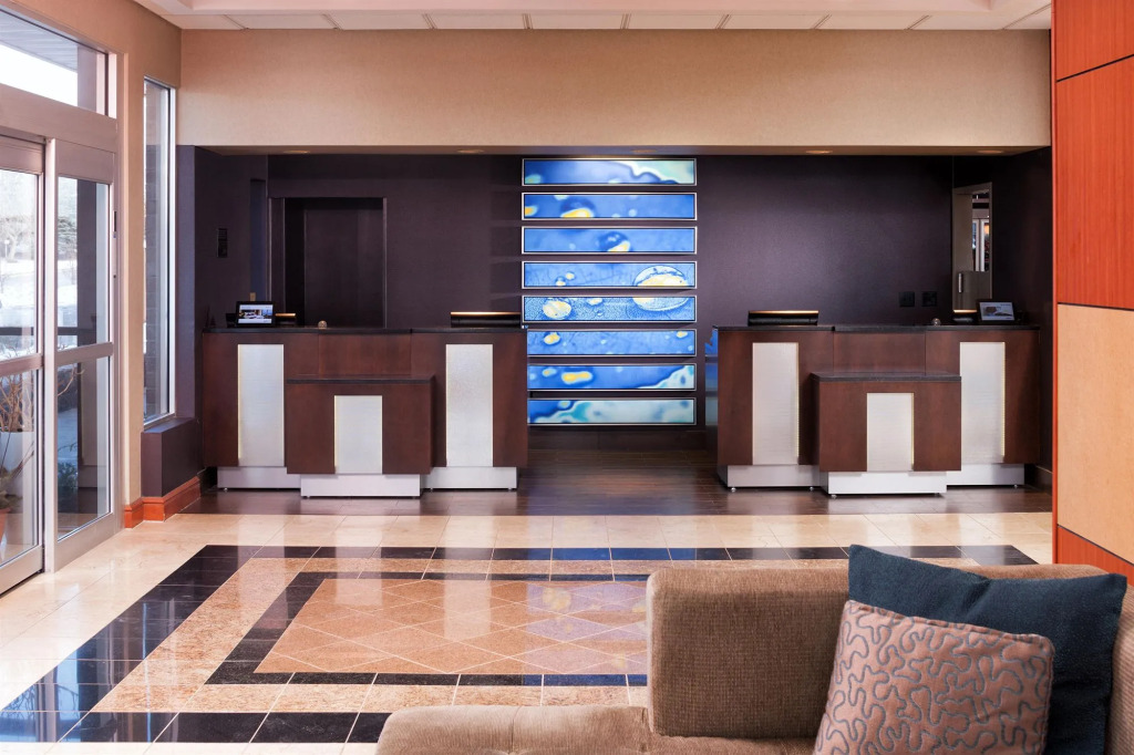 DoubleTree by Hilton Roseville Minneapolis