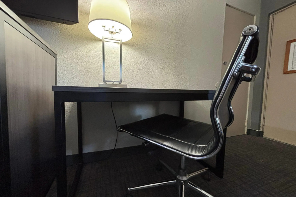 Super 8 by Wyndham Belleville St. Louis Area