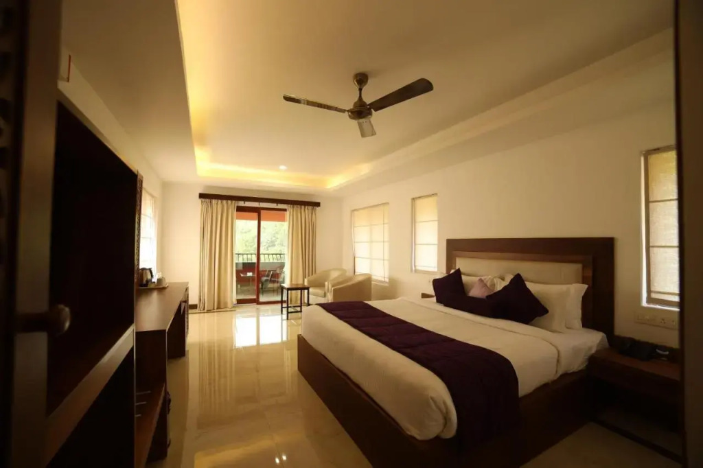 CONTOUR ISLAND RESORT & SPA , wayanad