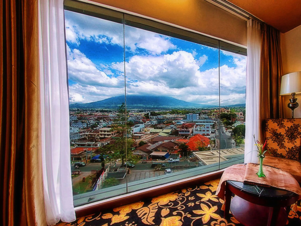 Grand Rocky Hotel Bukittinggi