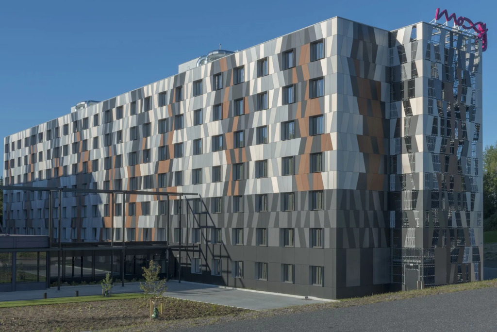 X Hotel