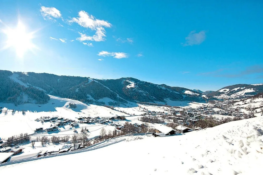 Penthouse in Niederau by Ski Lift & Panoramic Views